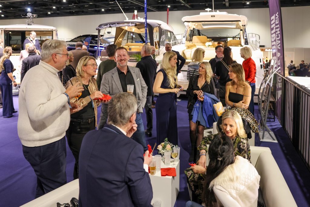 Branchenkontakte im VIP-Bereich von aqua marin, © Messe Berlin GmbH