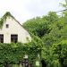 Verstecktes Idyll mitten in Neukölln: Das Böhmische Dorf in Rixdorf. Foto: Sebastian Bartelt
