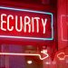 In der Cybersecurity entscheidet der Blick in beide Richtungen – Schutz nach außen und nach innen. (Symbolbild) Foto: Peter Conrad / Unsplash