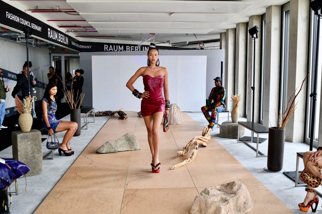 Raum.Berlin – Official Presentation Format of Berlin Fashion Week / Präsentation PALMWINE IceCREAM, Foto: Jana Kwiatkowski